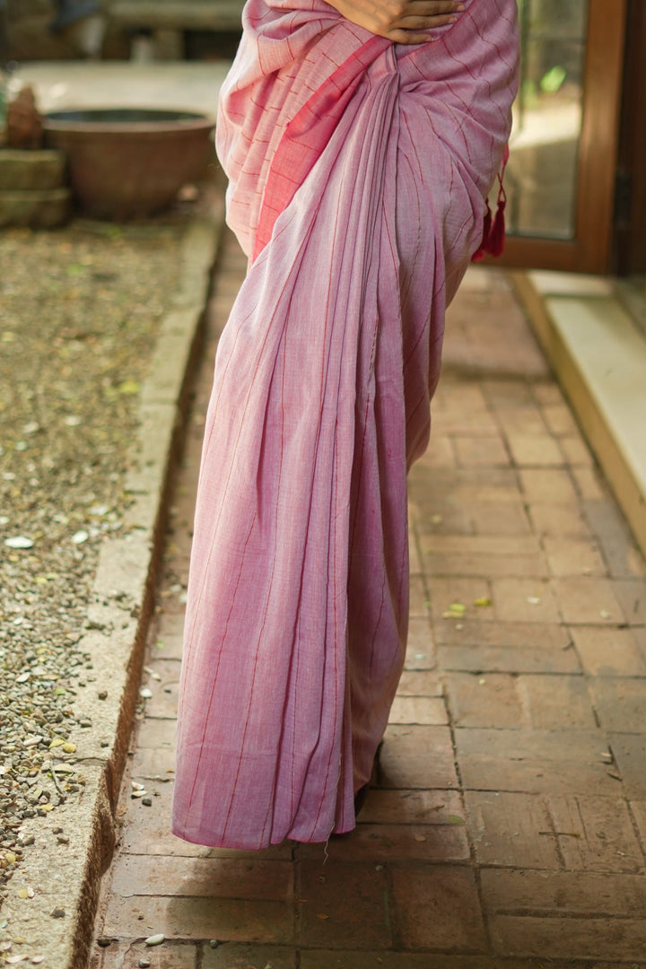 Handwoven Maheshwari Reversible Saree in Cotton in Baby pink and red dual tone No blouse Piece