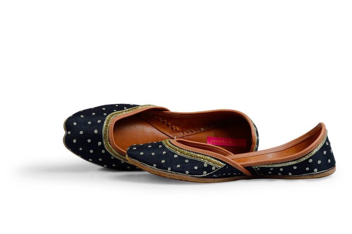DIVA Minimalist Silk Ethnic Mojaris for Women