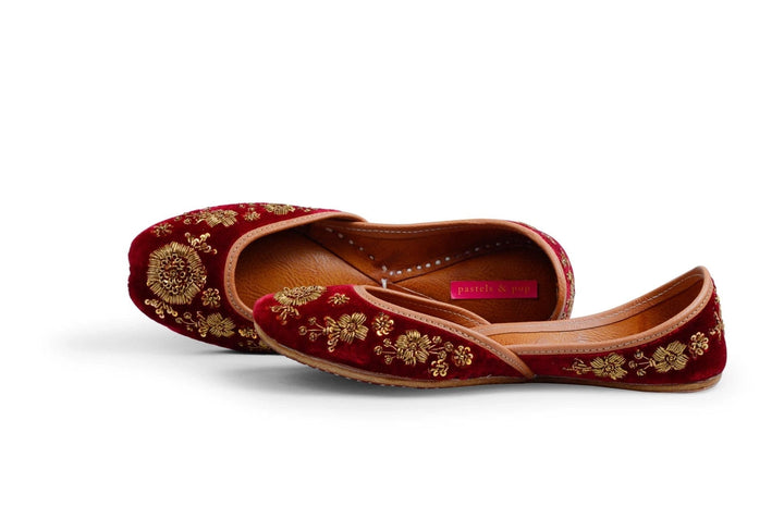 MAROON Traditional Floral Zardozi Work Ethnic Mojaris for Women