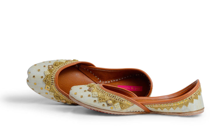 DOVE - Off-White Elements Handcrafted Jutti