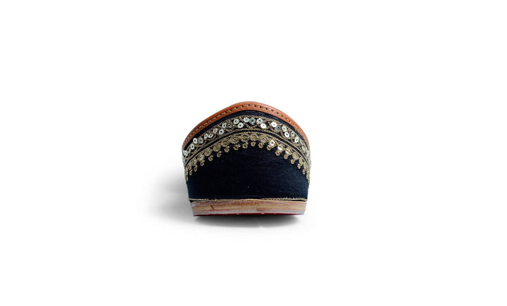QUEEN Traditional Sequin Work Ethnic Mojaris for Women | SHOBITAM
