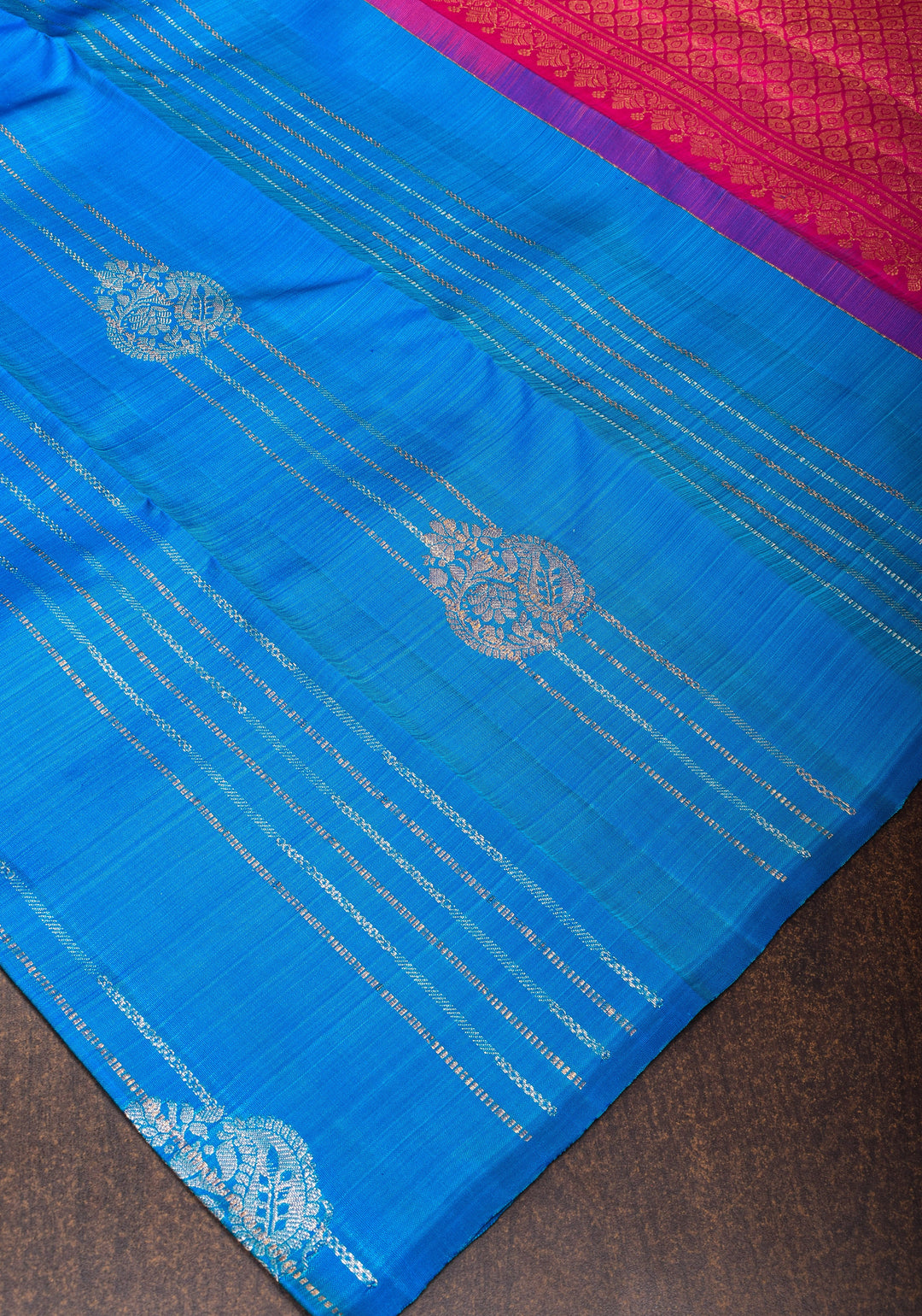 Exquisite Borderless Blue Kanjivaram Silk Saree with Vertical Stripes and Damask Motifs with Contrast Pallu | SILK MARK CERTIFIED