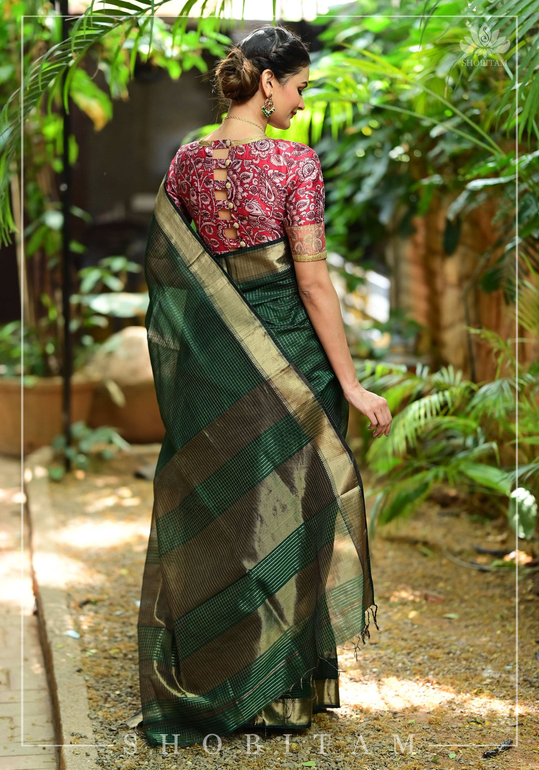 Bottle Green Handwoven Maheshwari Silk Cotton Zari Pinstripes Saree.