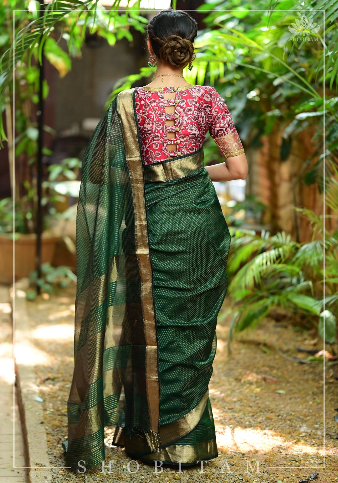 Bottle Green Handwoven Maheshwari Silk Cotton Zari Pinstripes Saree.