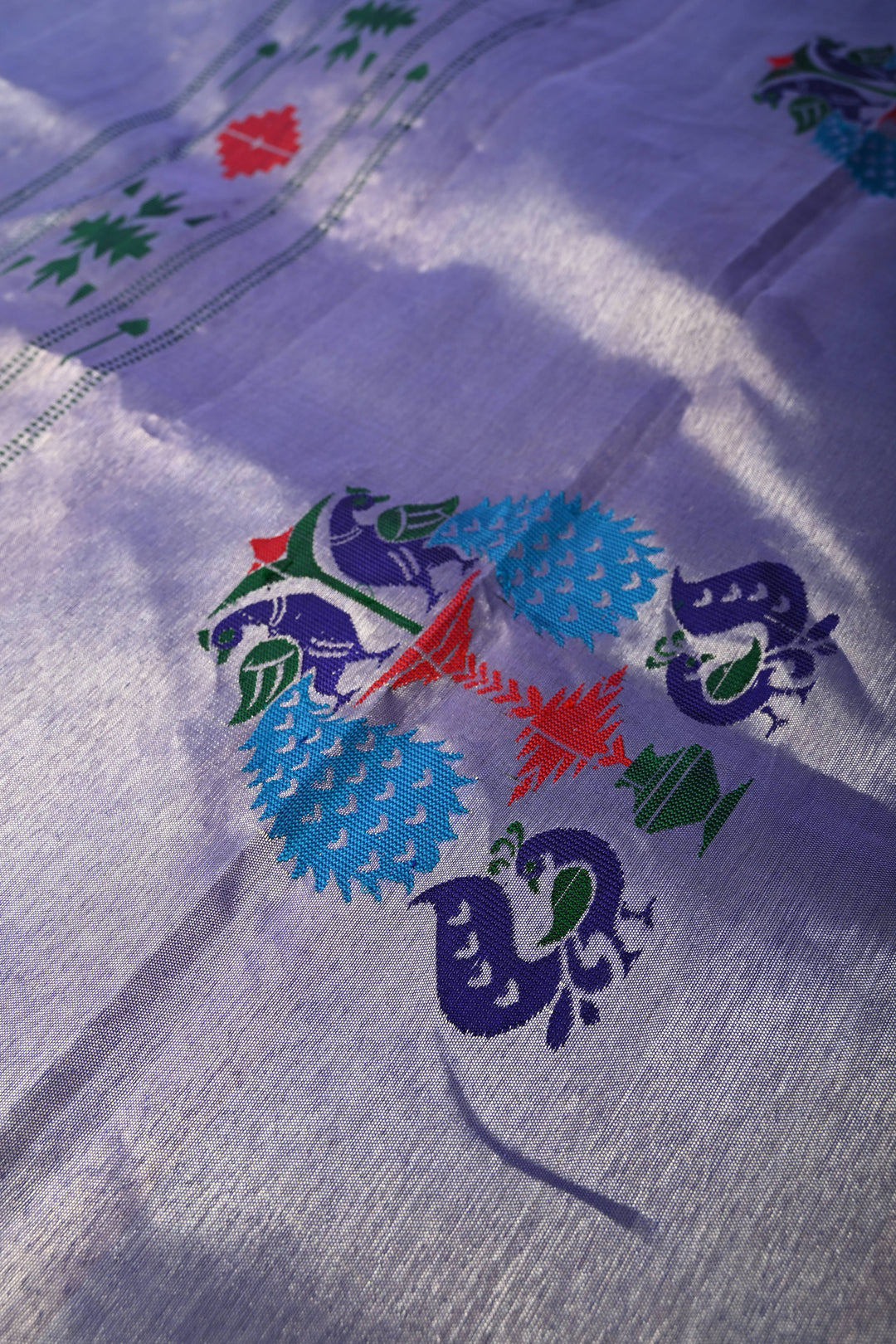 Lavender-Silver Gadwal Paithani Inspired Handloom Tissue Stripes Silk Saree with Single Muniya Borders and Peacock Motifs on Pallu | SILK MARK CERTIFIED