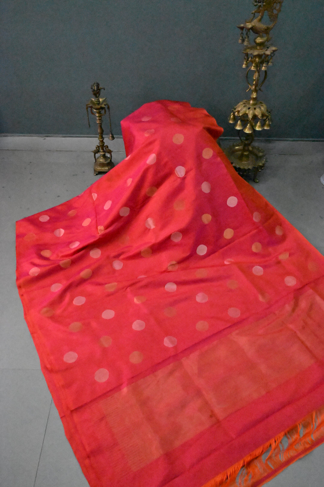 Pink-Orange Dual Tone Borderless Uppada Handloom Silk Saree with Jamdhani Style Sona Rupa Polka Dots  | SILK MARK CERTIFIED | SHOBITAM