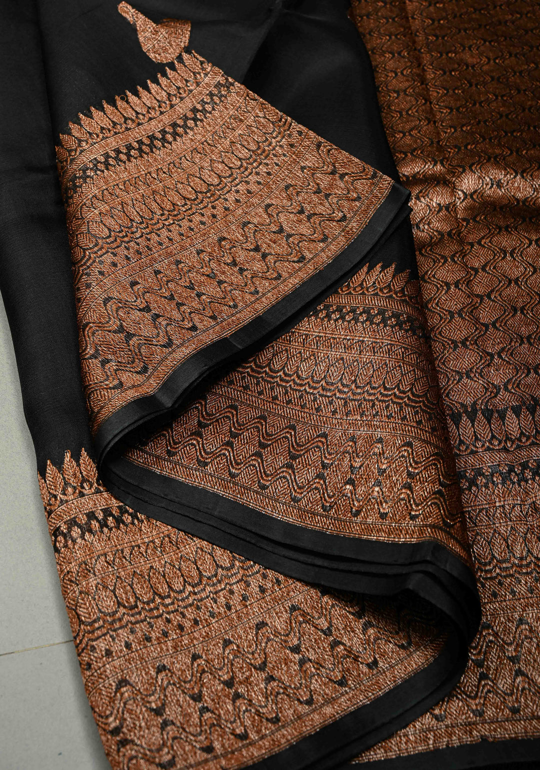 Black Pure Banarasi Kora Silk Saree with Paisley Antique Zari Buttas and Zari Border | SILK MARK CERTIFIED | Shobitam )