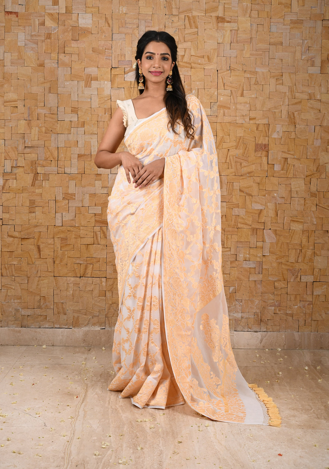 Vidya Balan White Banarasi Georgette Silk Saree with Shikaargah Jaal and Zari Border | SILK MARK CERTIFIED