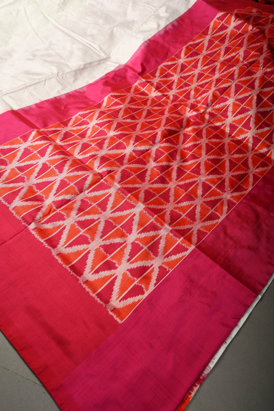 White Pochampally Ikkat Pure Silk Saree with Red-Pink Contrast Geometric Borders and Pallu | SILK MARK CERTIFIED | SHOBITAM