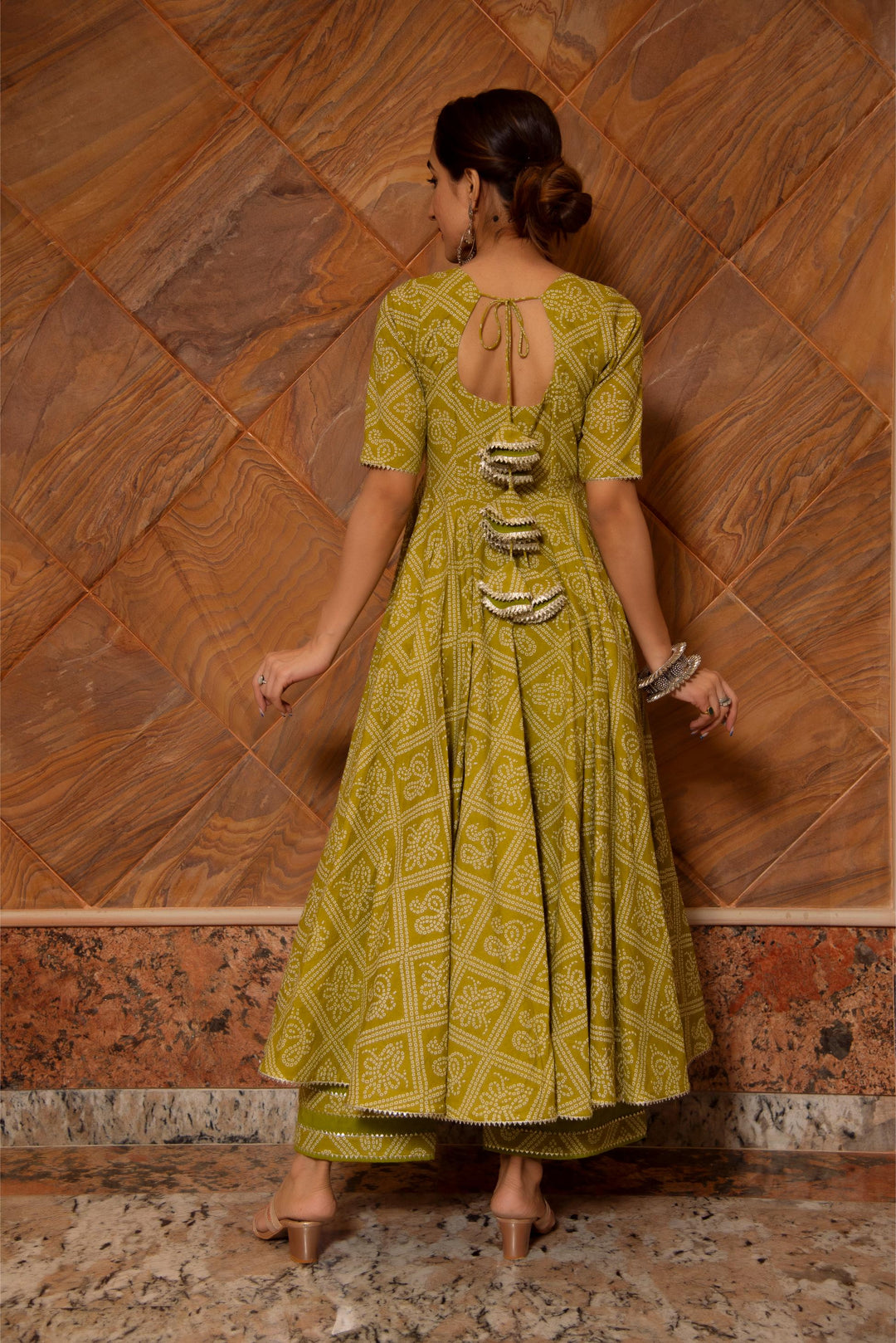 BANDHEJ MEHNDHI GREEN COTTON  ANARKALI SET | SHOBITAM