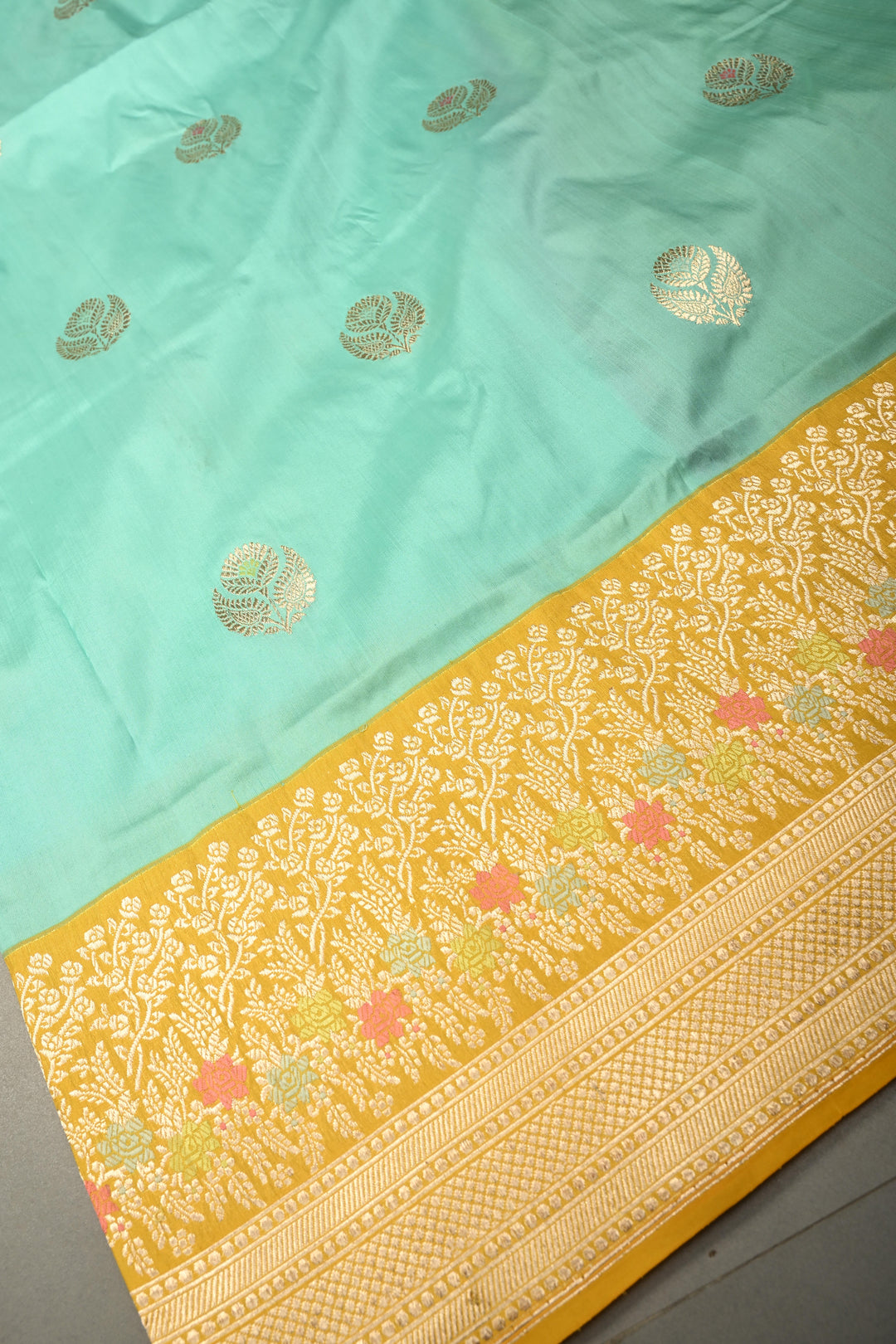 Mint Green Pure Banarasi Katan Silk Saree with Meenakari Floral Zari  Buttas and Contrast Zari Border | SILK MARK CERTIFIED | SHOBITAM