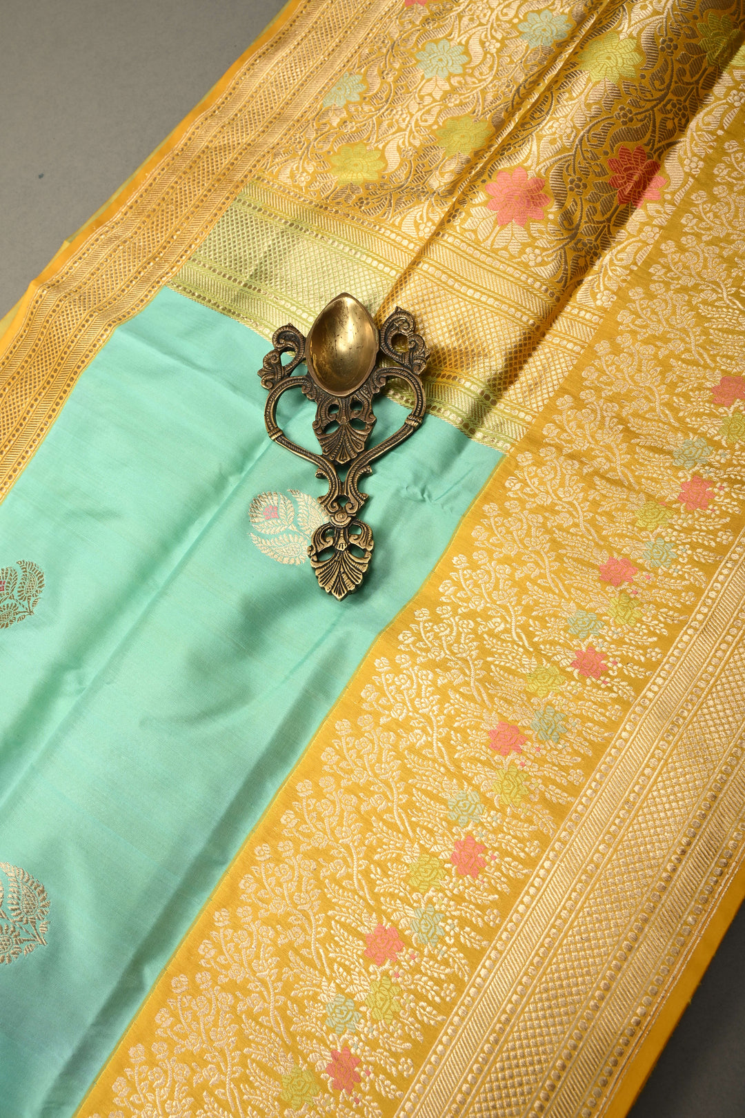 Mint Green Pure Banarasi Katan Silk Saree with Meenakari Floral Zari  Buttas and Contrast Zari Border | SILK MARK CERTIFIED | SHOBITAM