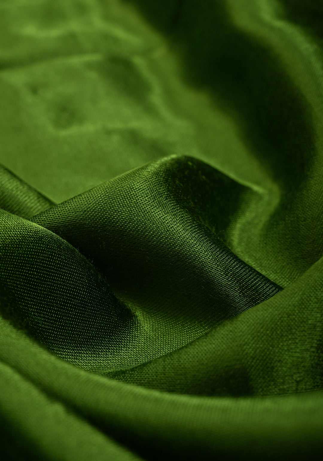 Mehendi Green Borderless Modal Silk Saree with Lagda Patta Crushed Pallu | SHOBITAM