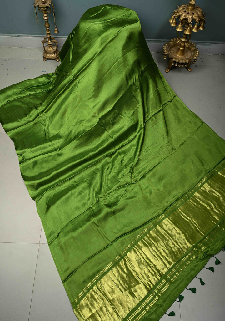 Mehendi Green Borderless Modal Silk Saree with Lagda Patta Crushed Pallu | SHOBITAM