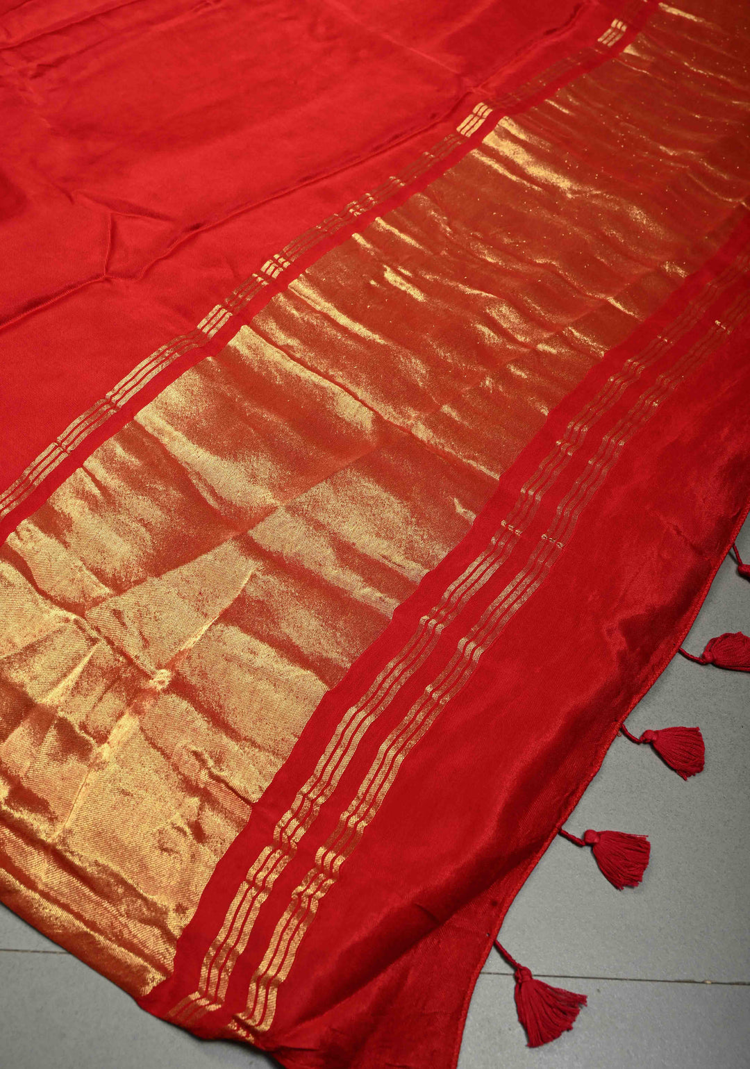 Crimson Red Borderless Modal Silk Saree with Lagda Patta Crushed Pallu | SHOBITAM