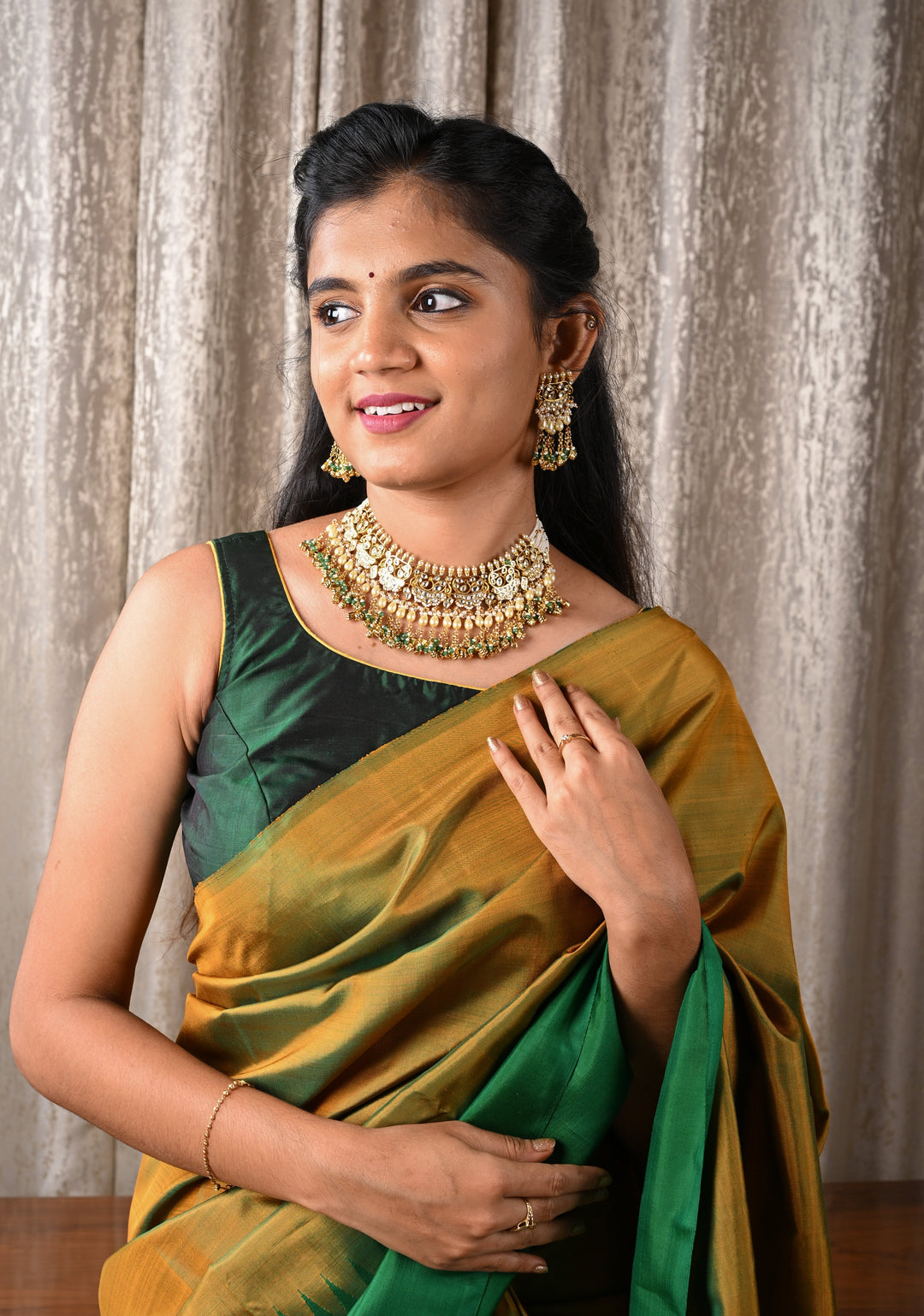 Rajwadi Ahmedabadi Jadau Necklace and Earrings Set with dangling chains design