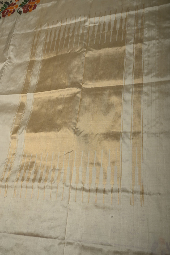 Ivory Pure Silk Pochampally Ikkat Silk Saree with Floral Design Border | SILK MARK CERTIFIED | SHOBITAM