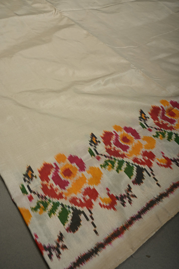 Ivory Pure Silk Pochampally Ikkat Silk Saree with Floral Design Border | SILK MARK CERTIFIED | SHOBITAM