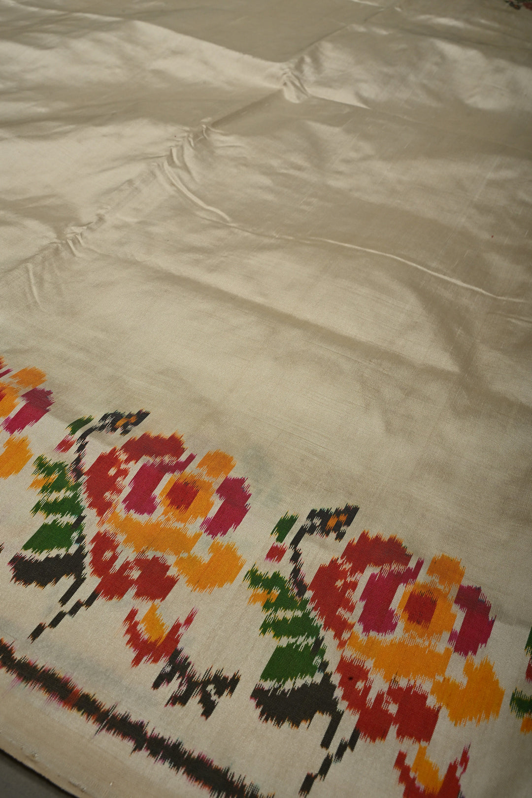 Ivory Pure Silk Pochampally Ikkat Silk Saree with Floral Design Border | SILK MARK CERTIFIED | SHOBITAM