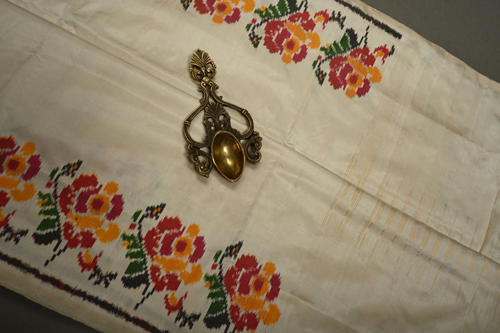 Ivory Pure Silk Pochampally Ikkat Silk Saree with Floral Design Border | SILK MARK CERTIFIED | SHOBITAM