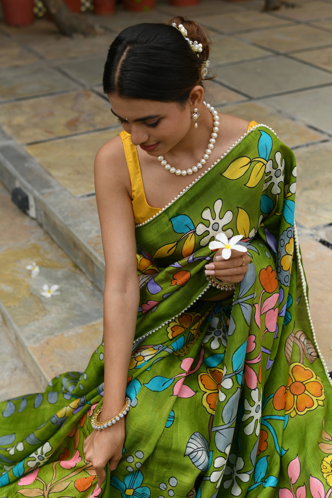Grass Green Pure Handloom Silk saree with Hand Painted Kalamkari Design and Pearls Border| SILK MARK CERTIFIED | SHOBITAM