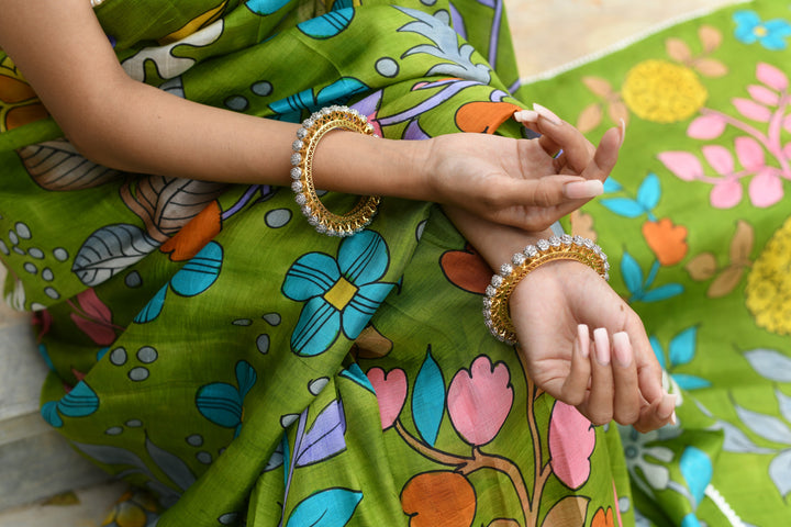 Grass Green Pure Handloom Silk saree with Hand Painted Kalamkari Design and Pearls Border| SILK MARK CERTIFIED | SHOBITAM