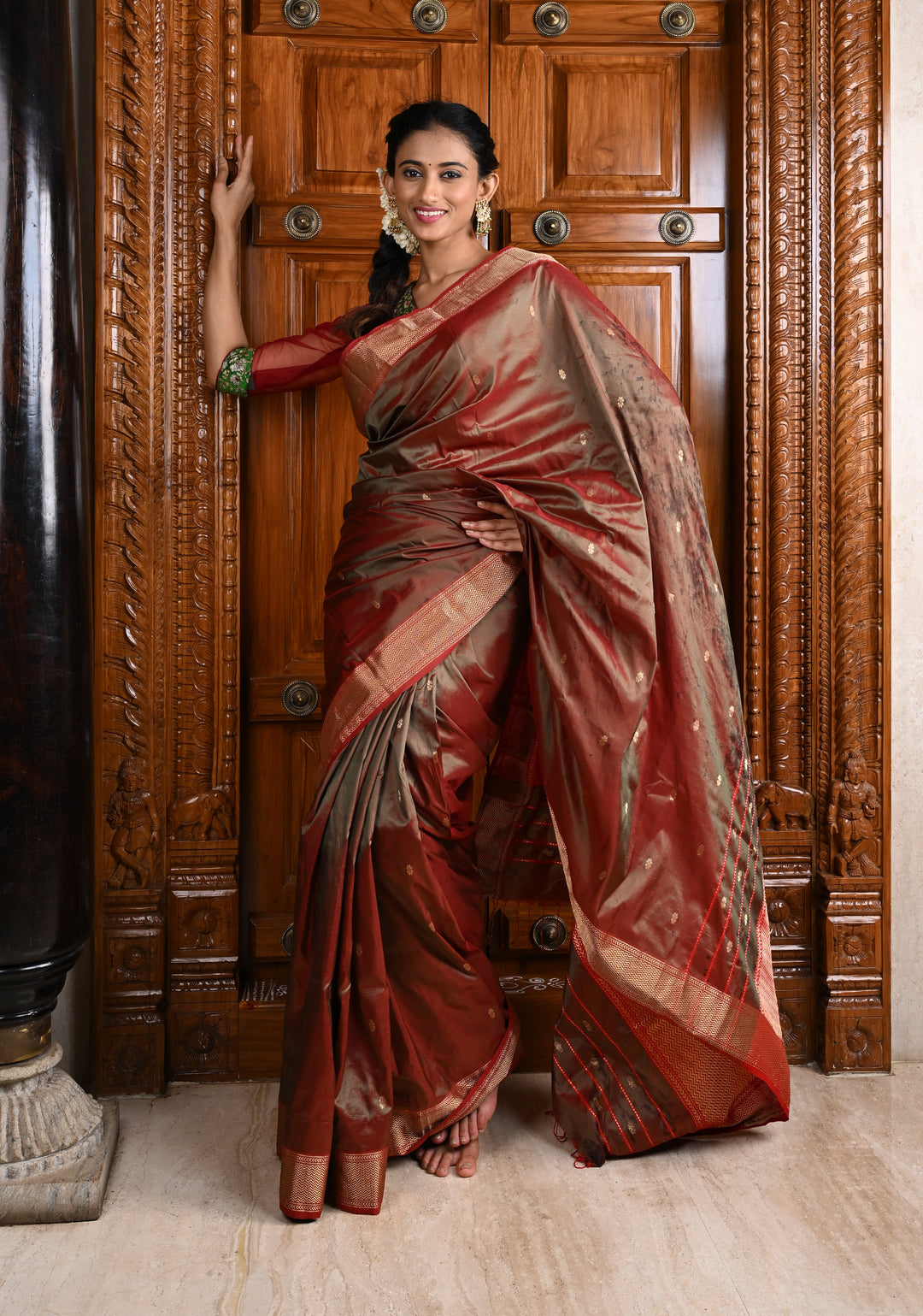 Green Dual tone Maheshwari Pure Silk Saree with Chunri Buttis and Zari Border | SILK MARK CERTIFIED