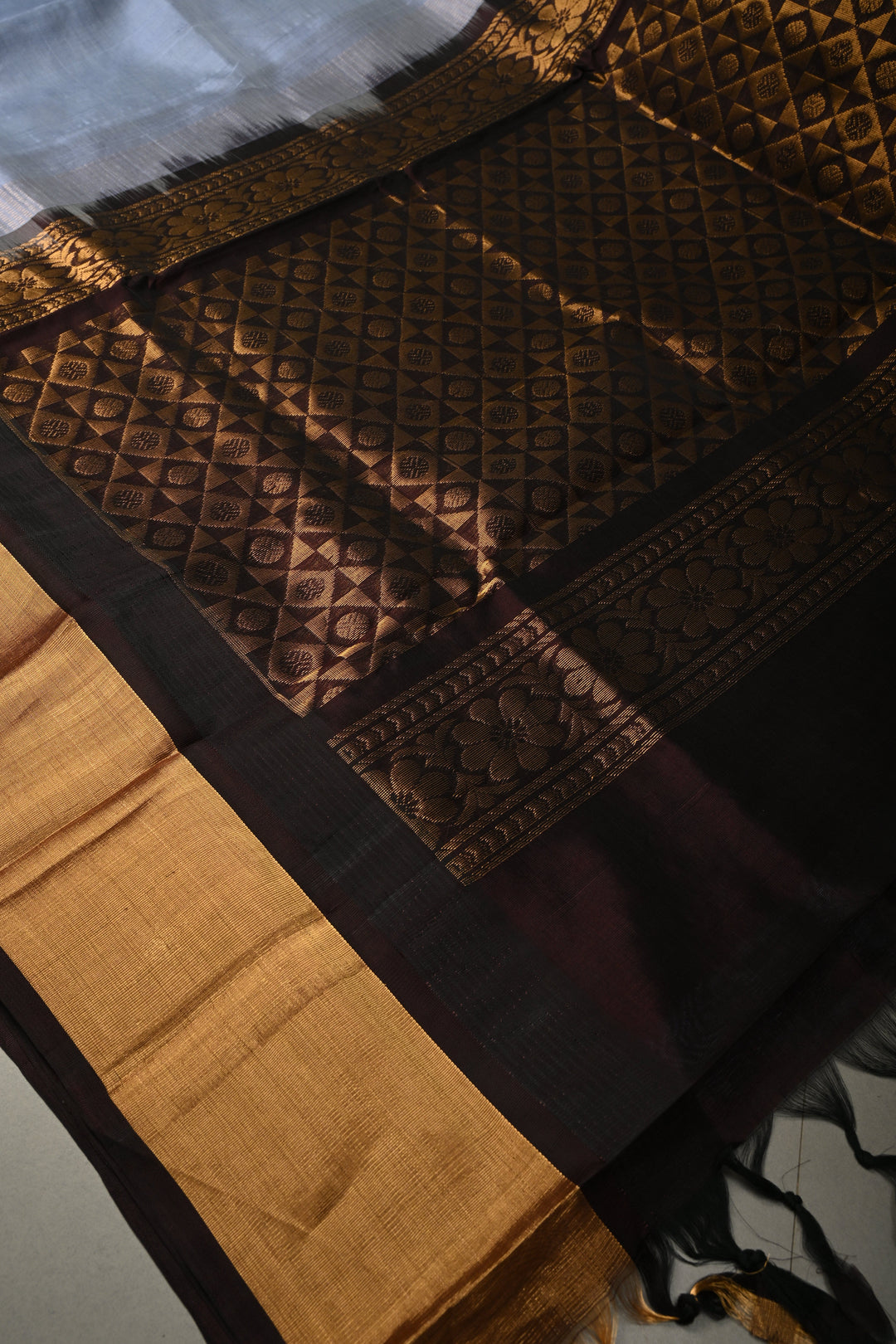 Dusty Gray Kanchi Silk Cotton Handloom Saree with Contrast Tissue Zari Border and Pallu | SHOBITAM