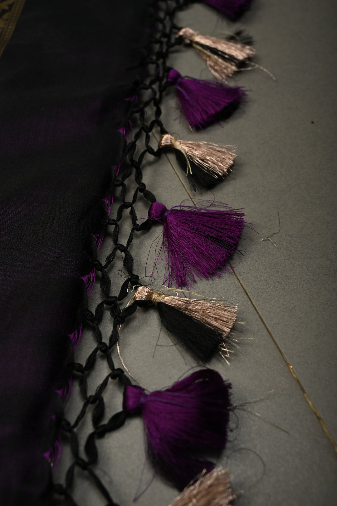 Blackish Purple Dual tone Mashru Silk Saree with Ornated Zari Border and Tanchoi Jamawar Pallu-Blouse Piece | SILK MARK CERTIFIED | SHOBITAM
