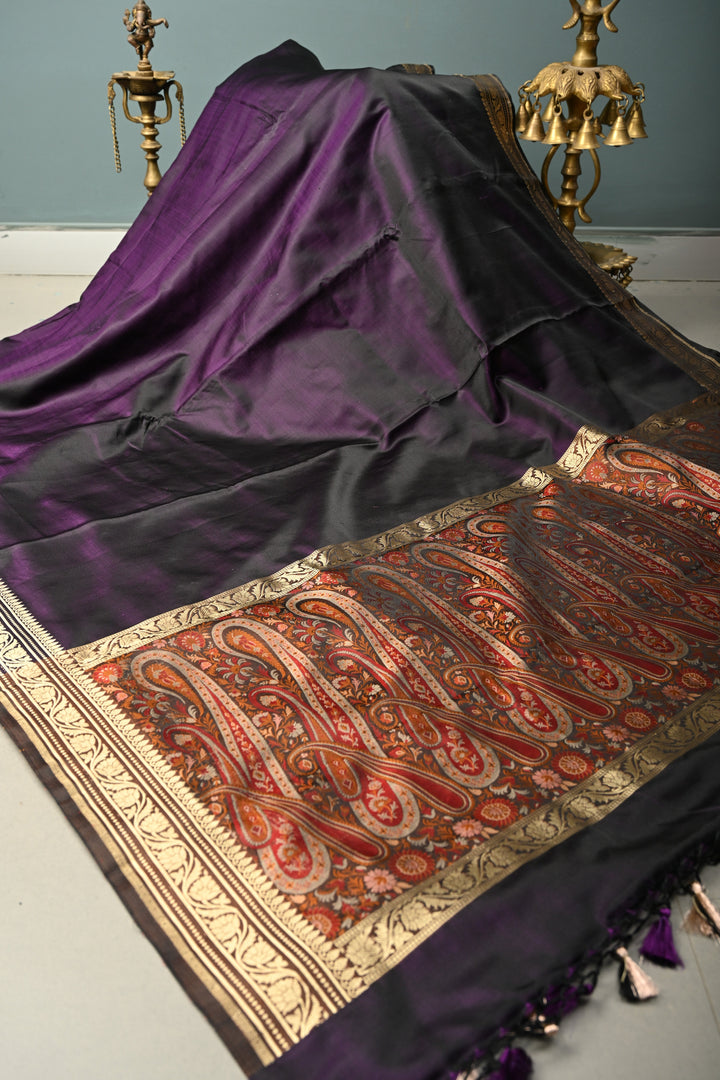 Blackish Purple Dual tone Mashru Silk Saree with Ornated Zari Border and Tanchoi Jamawar Pallu-Blouse Piece | SILK MARK CERTIFIED | SHOBITAM