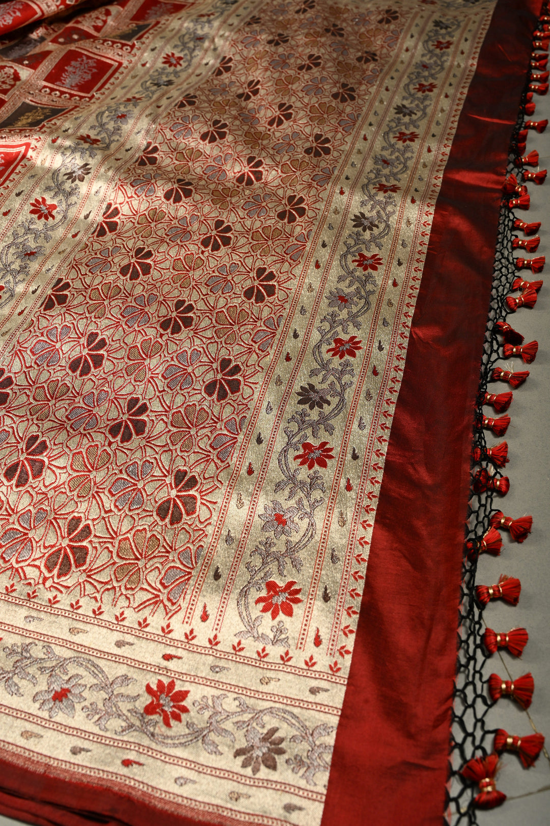 Brick Red Persian Jaal Banarasi Saree with Floral,Muniya motif Border and Rich pallu | SILK MARK CERTIFIED
