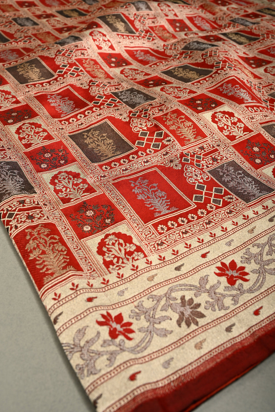Brick Red Persian Jaal Banarasi Saree with Floral,Muniya motif Border and Rich pallu | SILK MARK CERTIFIED