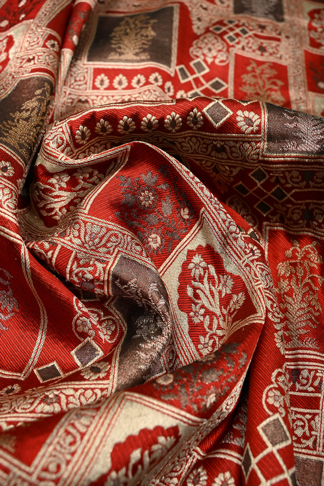 Brick Red Persian Jaal Banarasi Saree with Floral,Muniya motif Border and Rich pallu | SILK MARK CERTIFIED