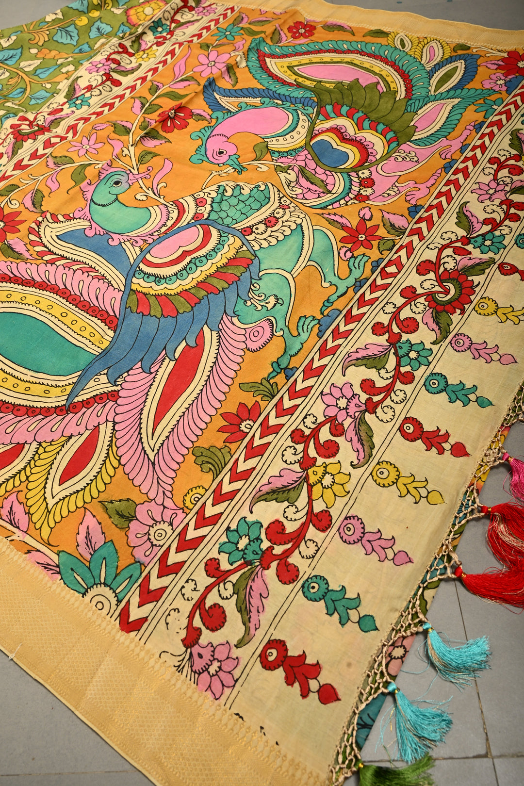Floral-Twin Peacock Motifs on Pallu Theme: Authentic Mehendi Green Pen Kalamkari Handpainted on Silk Cotton Saree with Mangalagiri Zari Borders