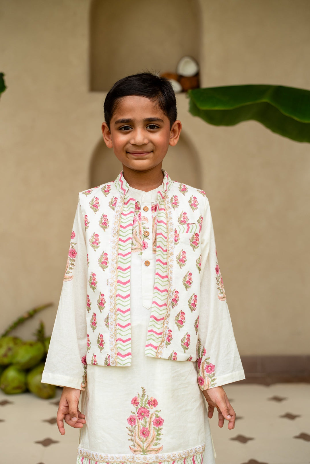 Manika Buti Kurta Set | SHOBITAM