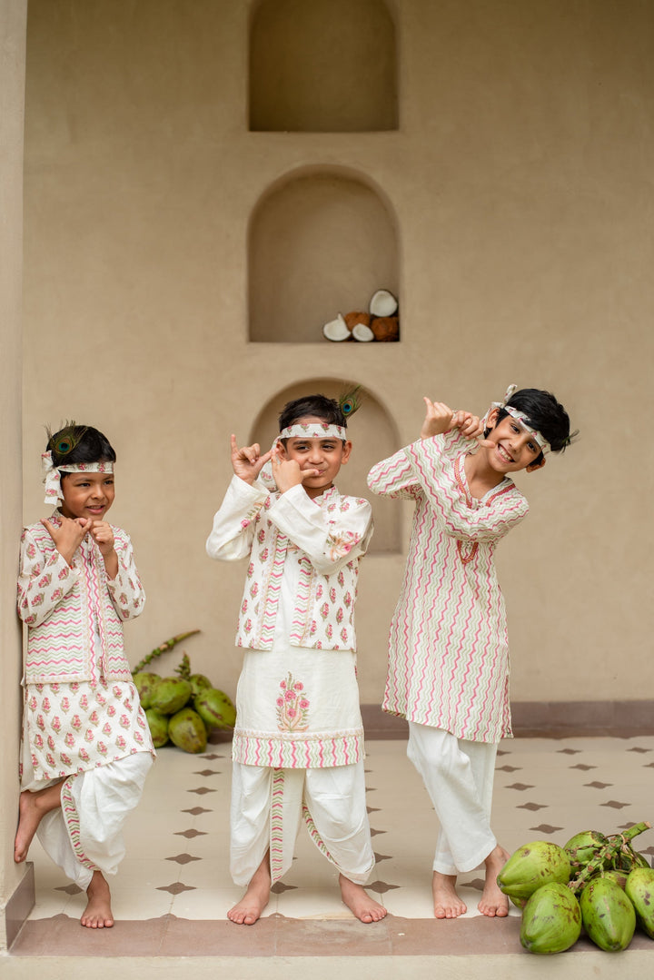 Manika Chevron Kurta Set | SHOBITAM