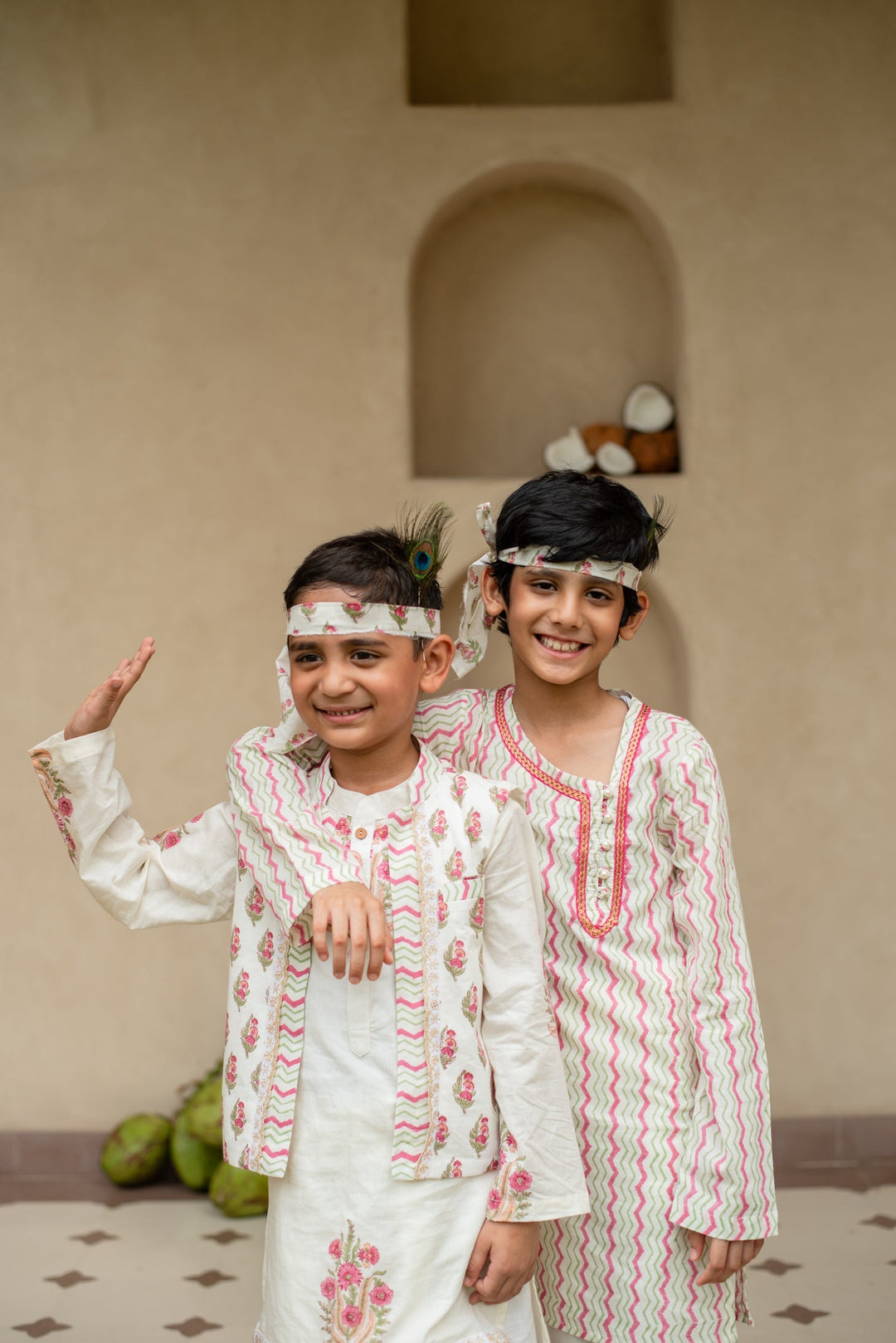 Manika Buti Kurta Set | SHOBITAM