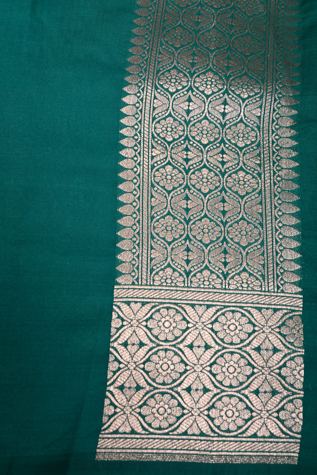 Rama Green Banarasi Semi Kora Saree with Meenakari Floral Jaal and Zari Border