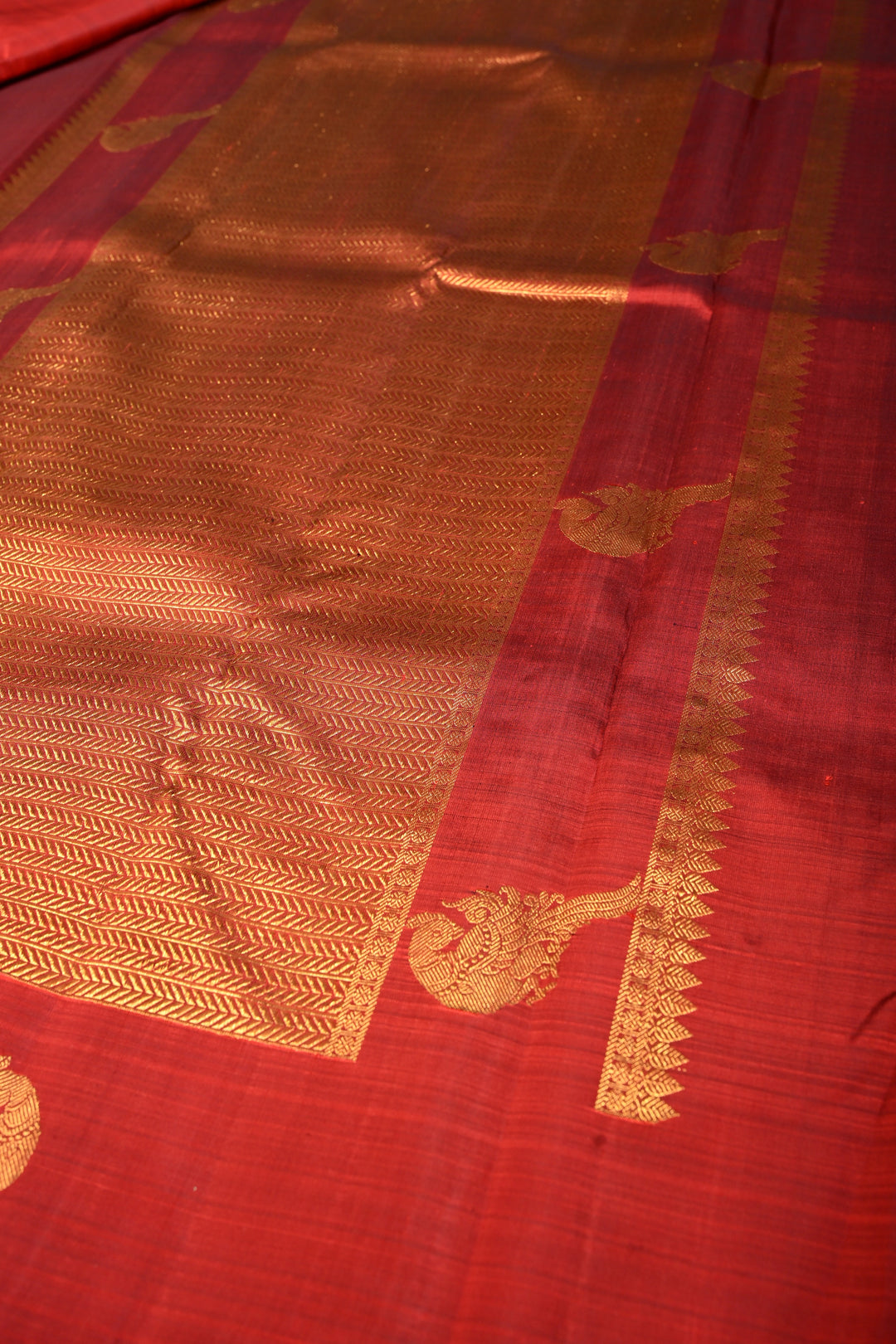 BrickMaroon Kanjivaram Pure Silk Saree with Distinct Peacock Motifs on Border | SILK MARK CERTIFIED