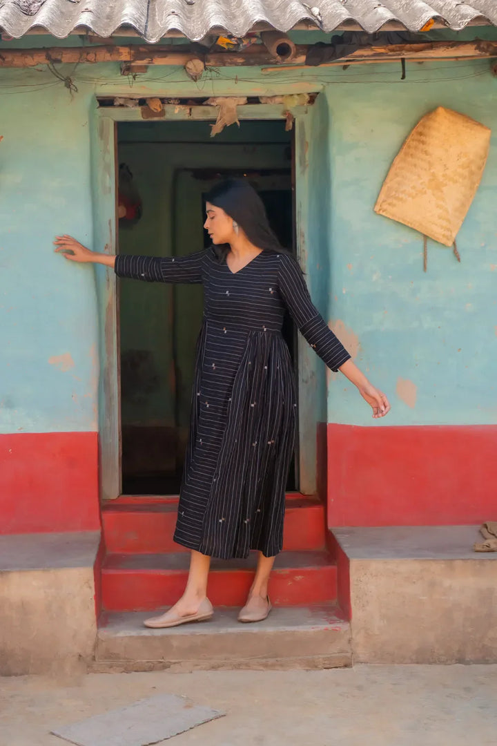 Shimmer Black Handwoven Cotton Jamdani Dress | SHOBITAM