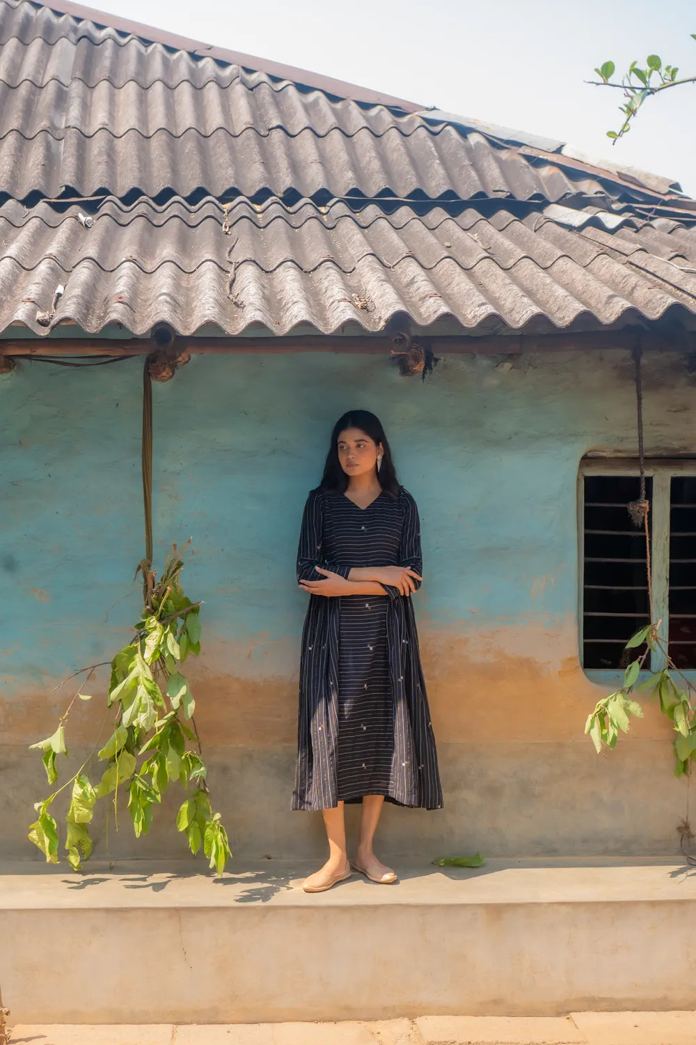 Shimmer Black Handwoven Cotton Jamdani Dress | SHOBITAM