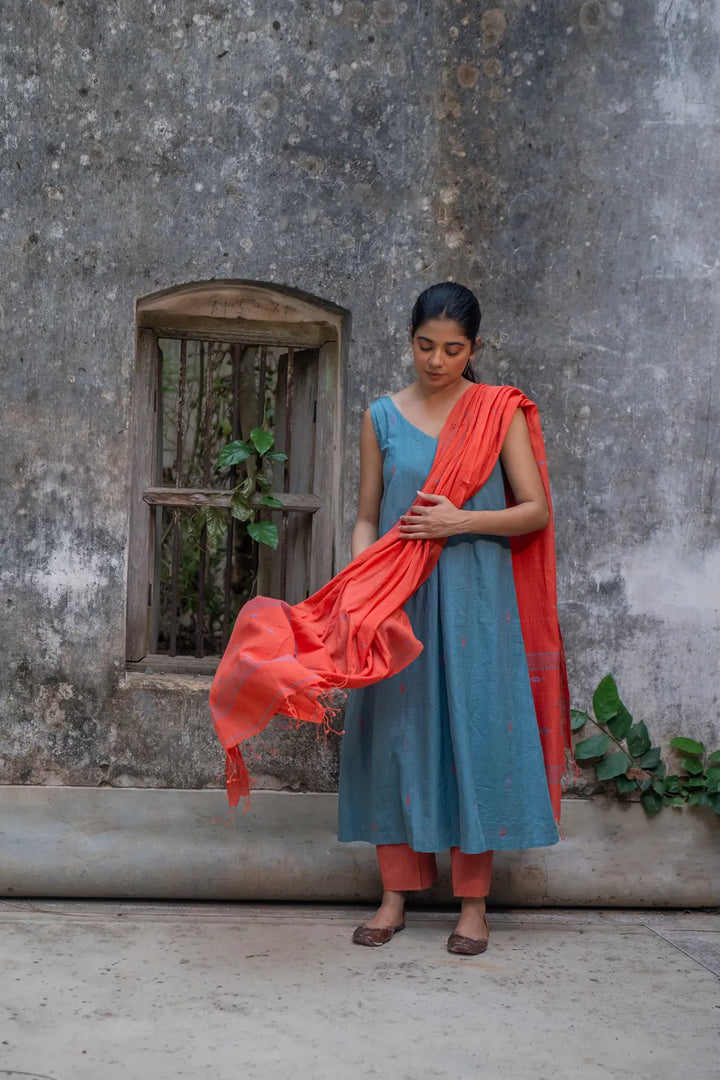Handloom Grey Pure Cotton Jamdani Kurta Set With Dupatta