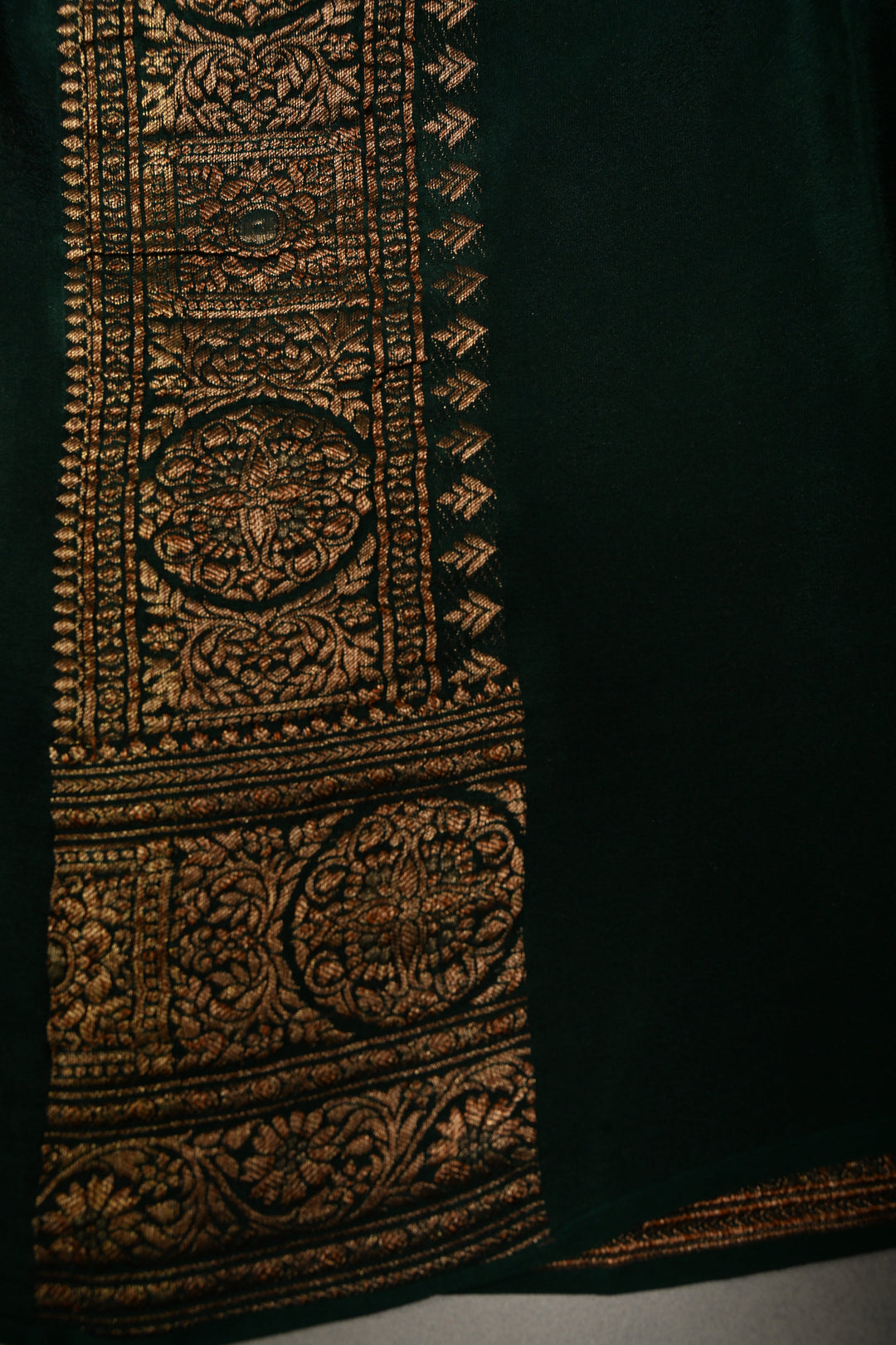Hunter Green Mysore Silk Saree with Antique Zari-Self Floral Jaal and Zari Border in KSIC Grade Thickness | SILK MARK CERTIFIED | SHOBITAM