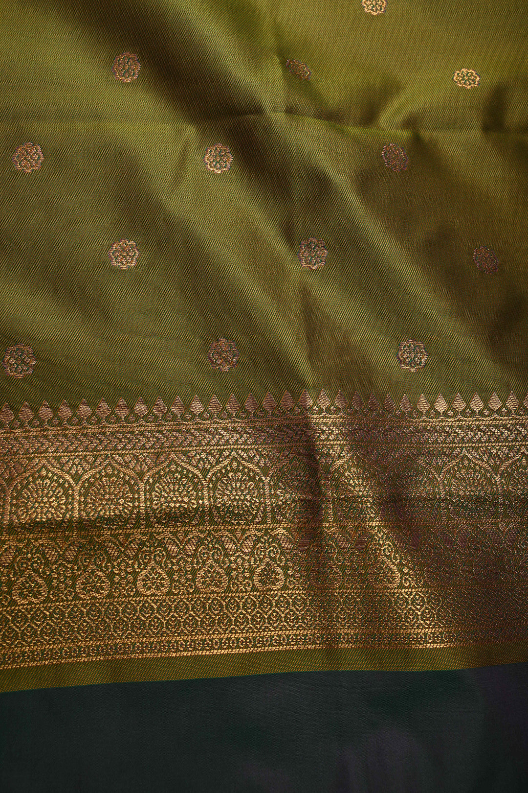 Pink-Green Dual Tone Kanchi Semi Silk Saree with Floral Zari Buttas and Zari Border | SHOBITAM