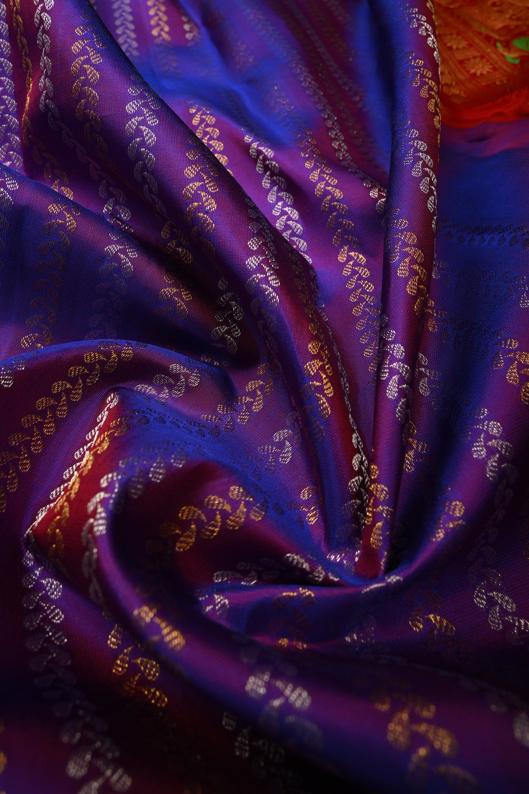 Pure Gadwal Silk Saree in Purple pink  Dual Tone with Ornate Zari Stripes and contrasting Red Wide Border | SILK MARK CERTIFIED | SHOBITAM