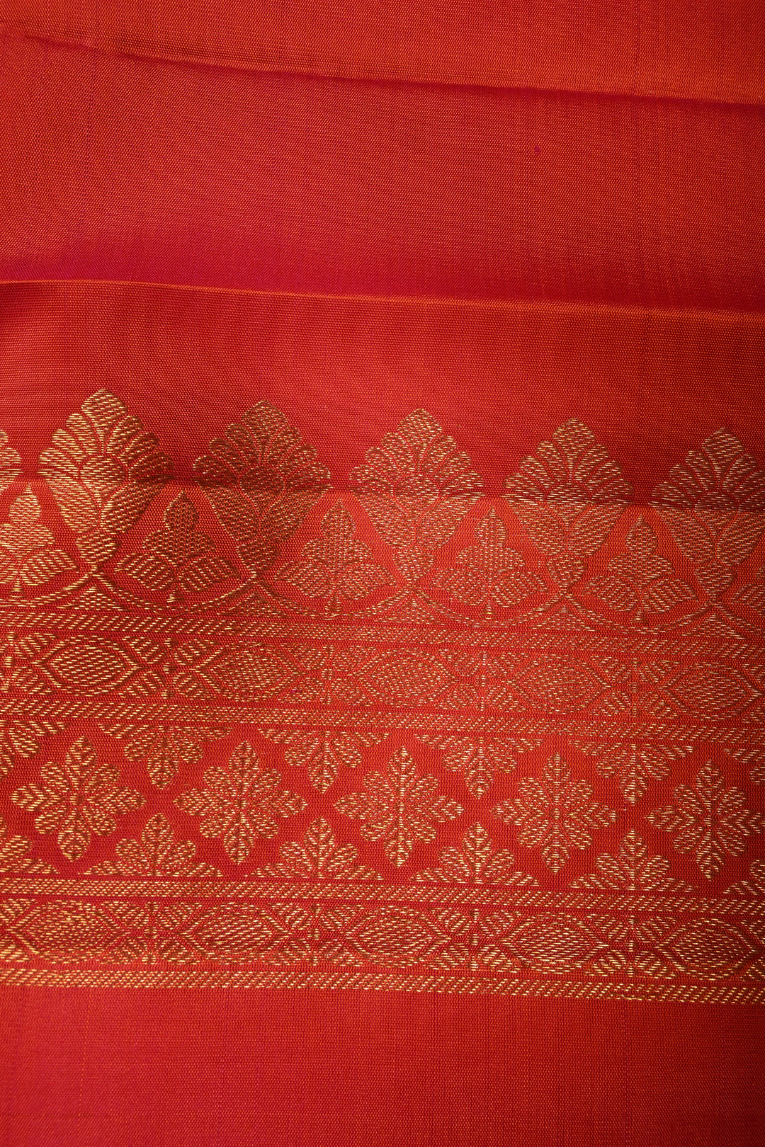 Orange-Pink Dual Tone Borderless Kanjivaram Soft Silk Saree with Two Birds Zari Buttas and Rich Pallu | SILK MARK CERTIFIED | SHOBITAM