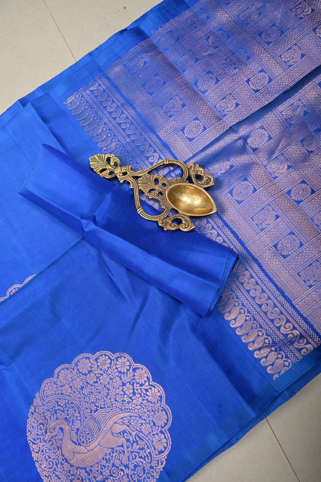 Royal Blue-Green Dual tone Borderless Kanjivaram Soft Silk Saree with Peacock Medallion Zari Buttas  | SILK MARK CERTIFIED | SHOBITAM