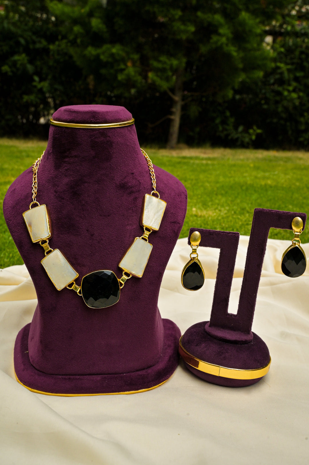 Black Onyx & MOP Gemstone Necklace Set | SHOBITAM