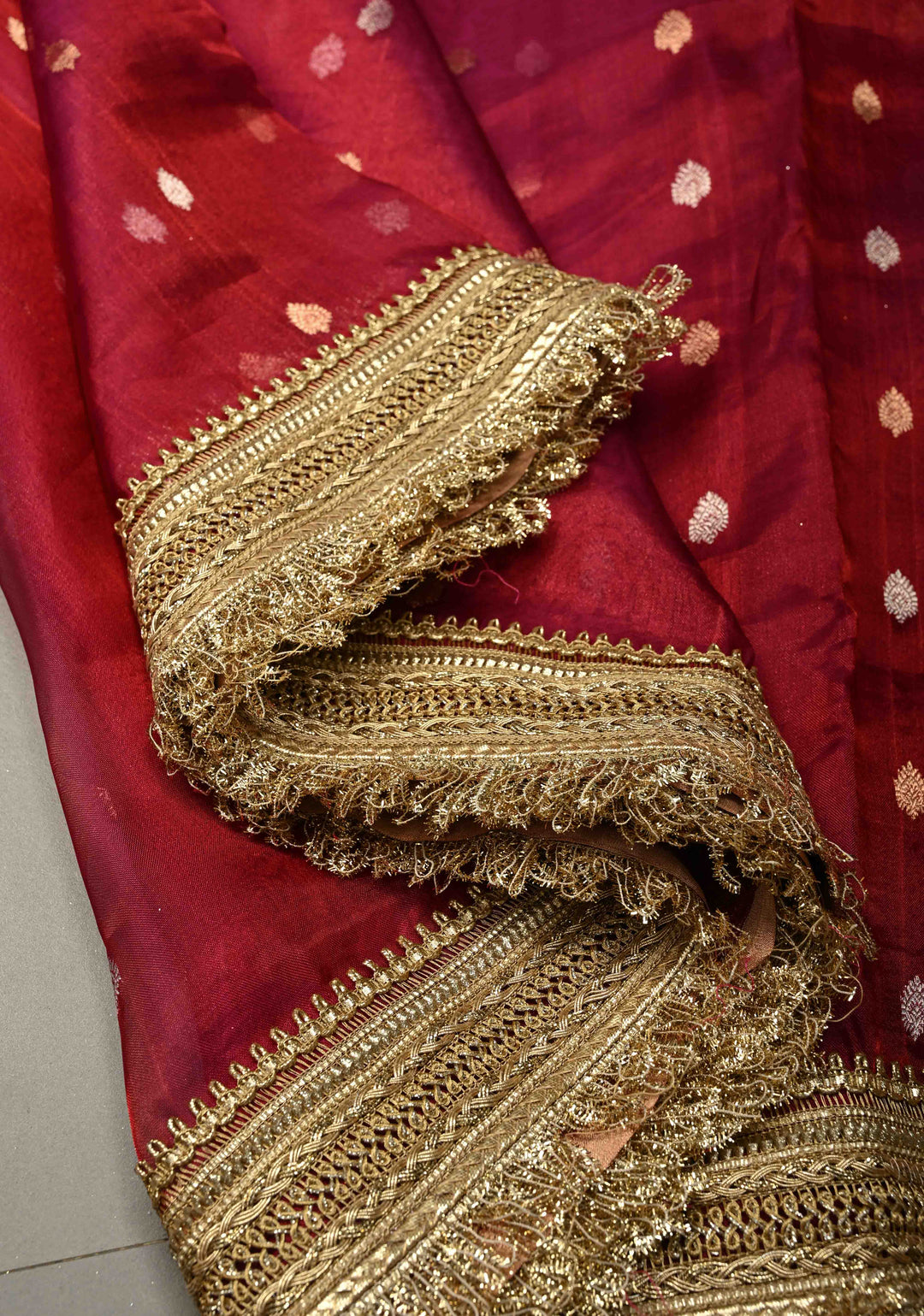 Pink-Maroon Dual Tone Pure Banarasi Organza Tissue Silk Saree with Sona Rupa Floral Zari Buttas and Fancy Trim Lace Border| SILK MARK CERTIFIED | SHOBITAM