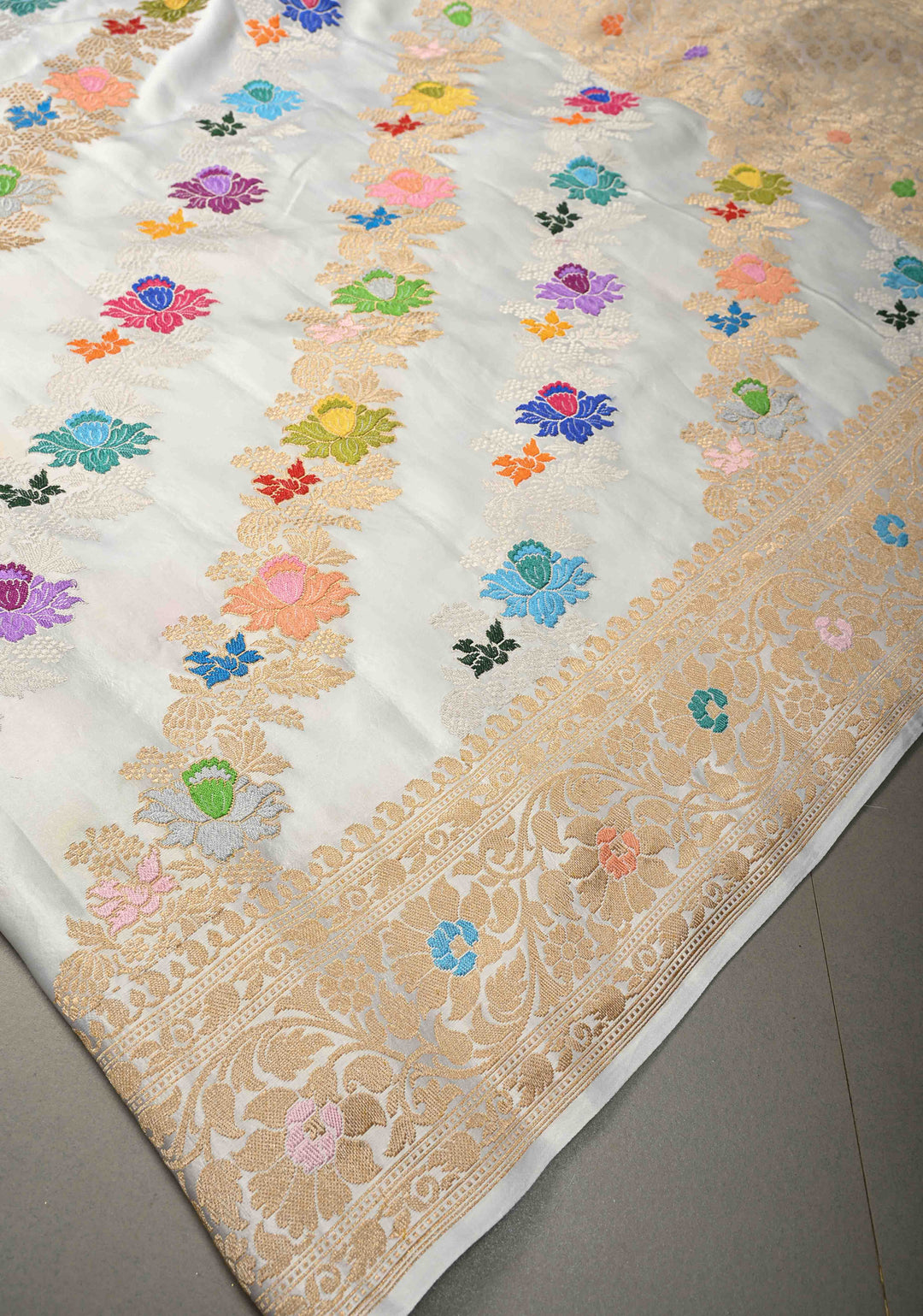 White Kadhuwa Jungla Meenakari on Pure Banarasi Mashru Silk Saree with Leheria Design and Zari Border | SILK MARK CERTIFIED | SHOBITAM